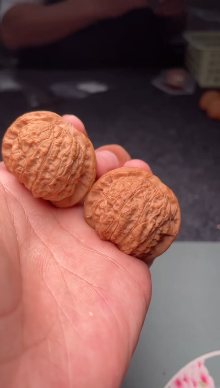 把件文玩核桃a273   血麒麟   39尺