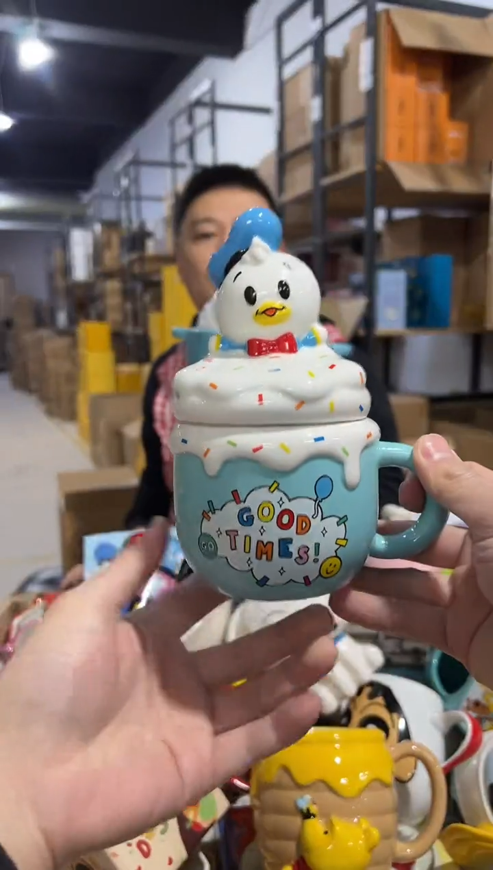 【闪购商品】杯原盒松松造型唐老鸭带盖杯