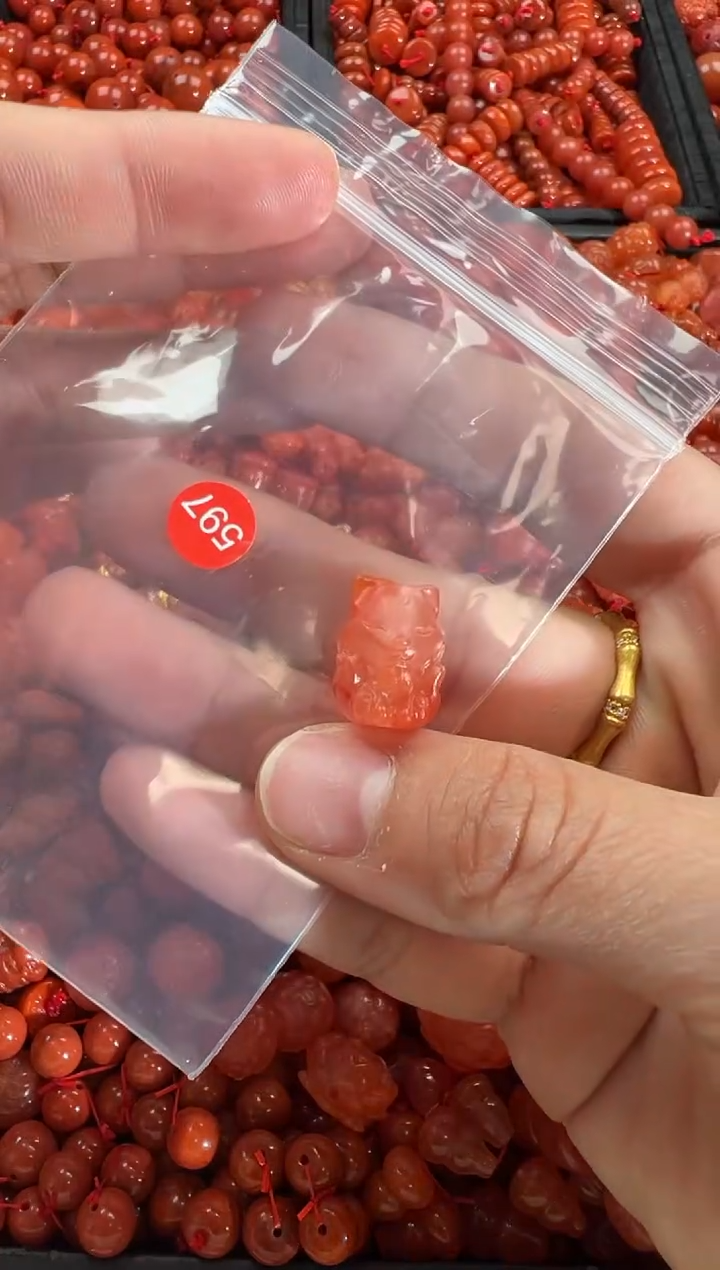 【闪购商品】南红玛瑙颈饰未镶嵌1