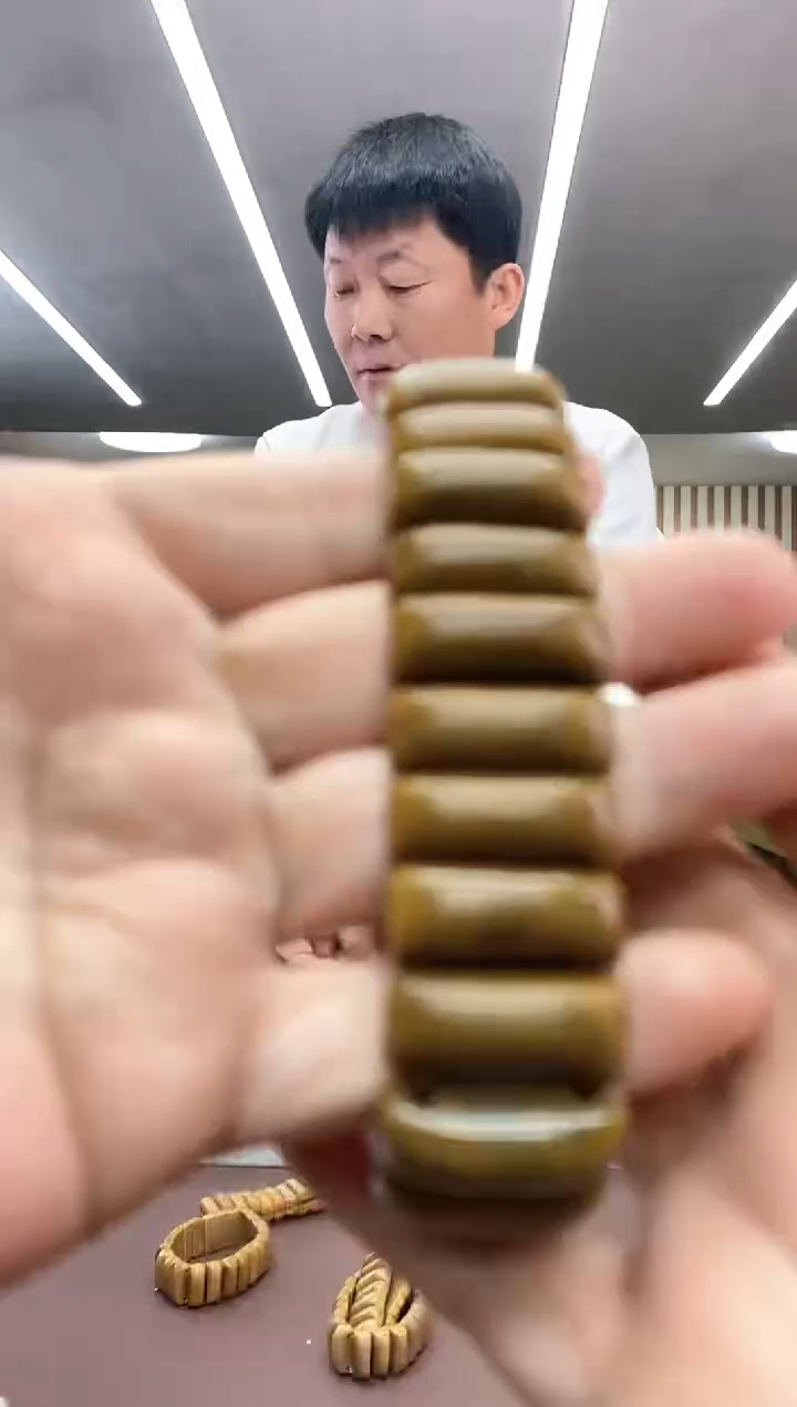 【闪购商品】透闪石质玉手牌未镶嵌手牌