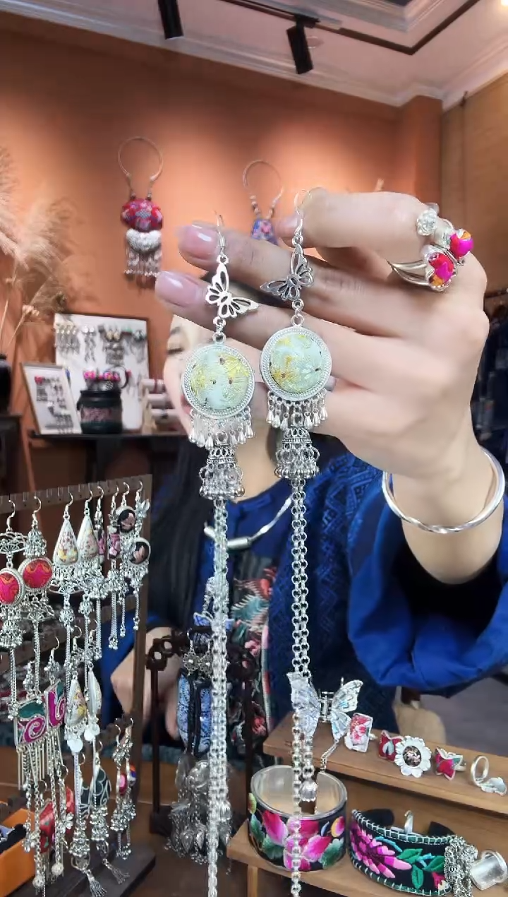 【闪购商品】刺绣纯手工民族风耳环