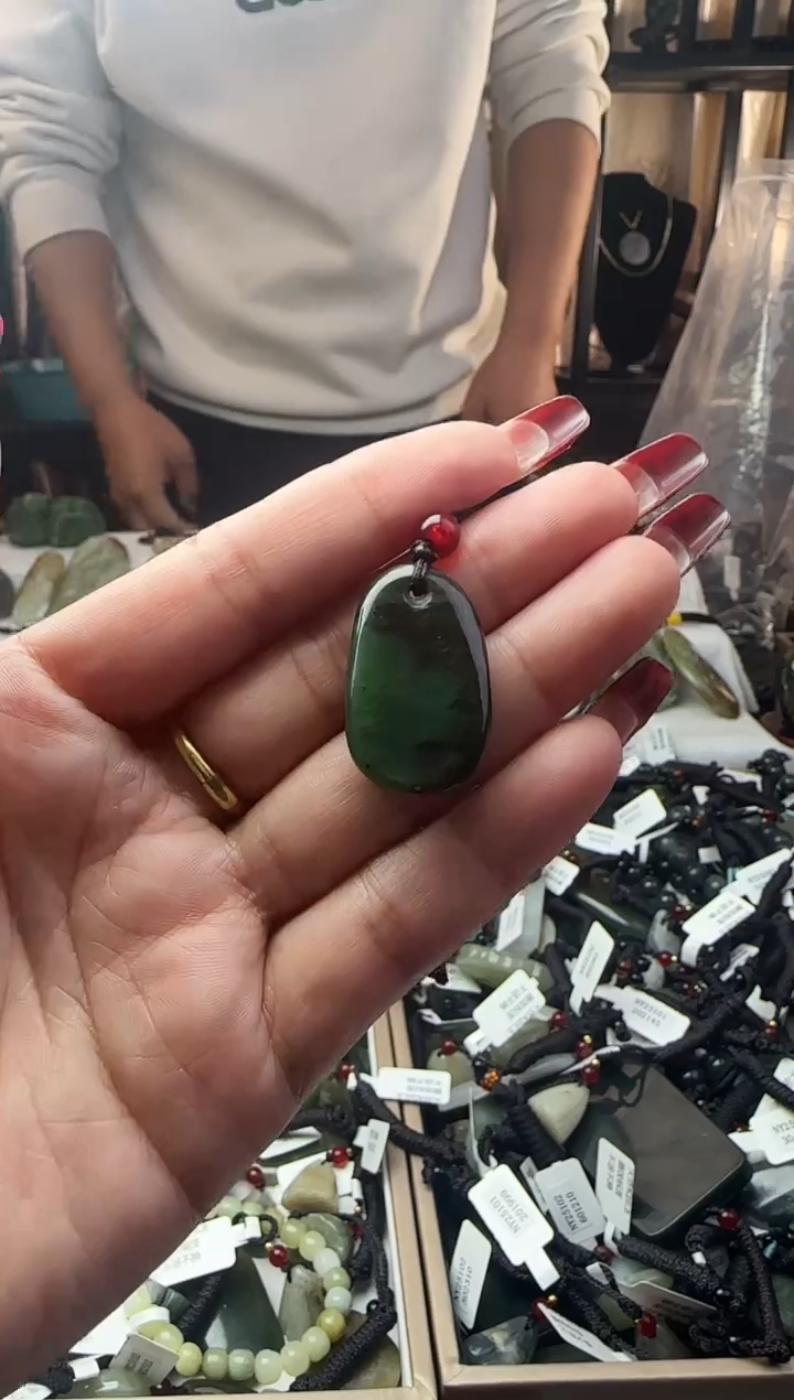 颈饰未镶嵌和田玉0121