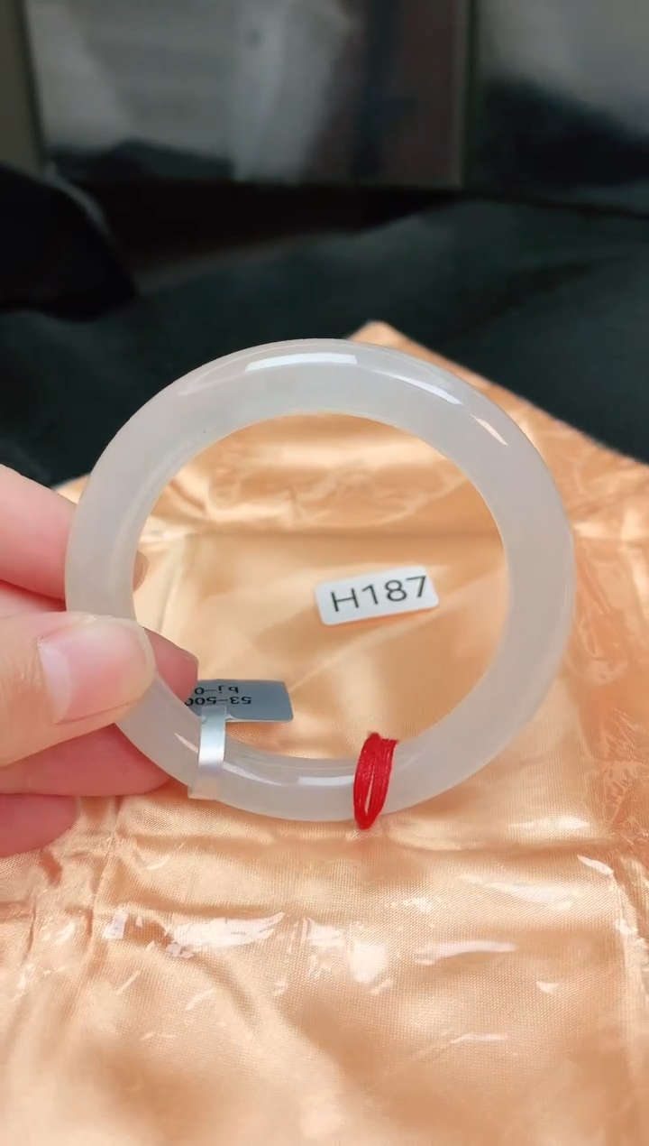 【闪购商品】翡翠手镯未镶嵌缅甸天然A货翡翠
