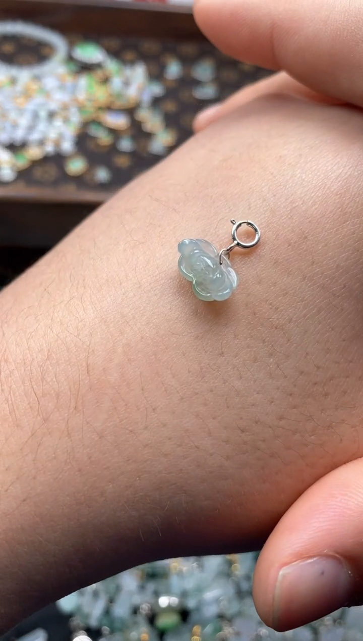 【闪购商品】翡翠颈饰未镶嵌哥哥