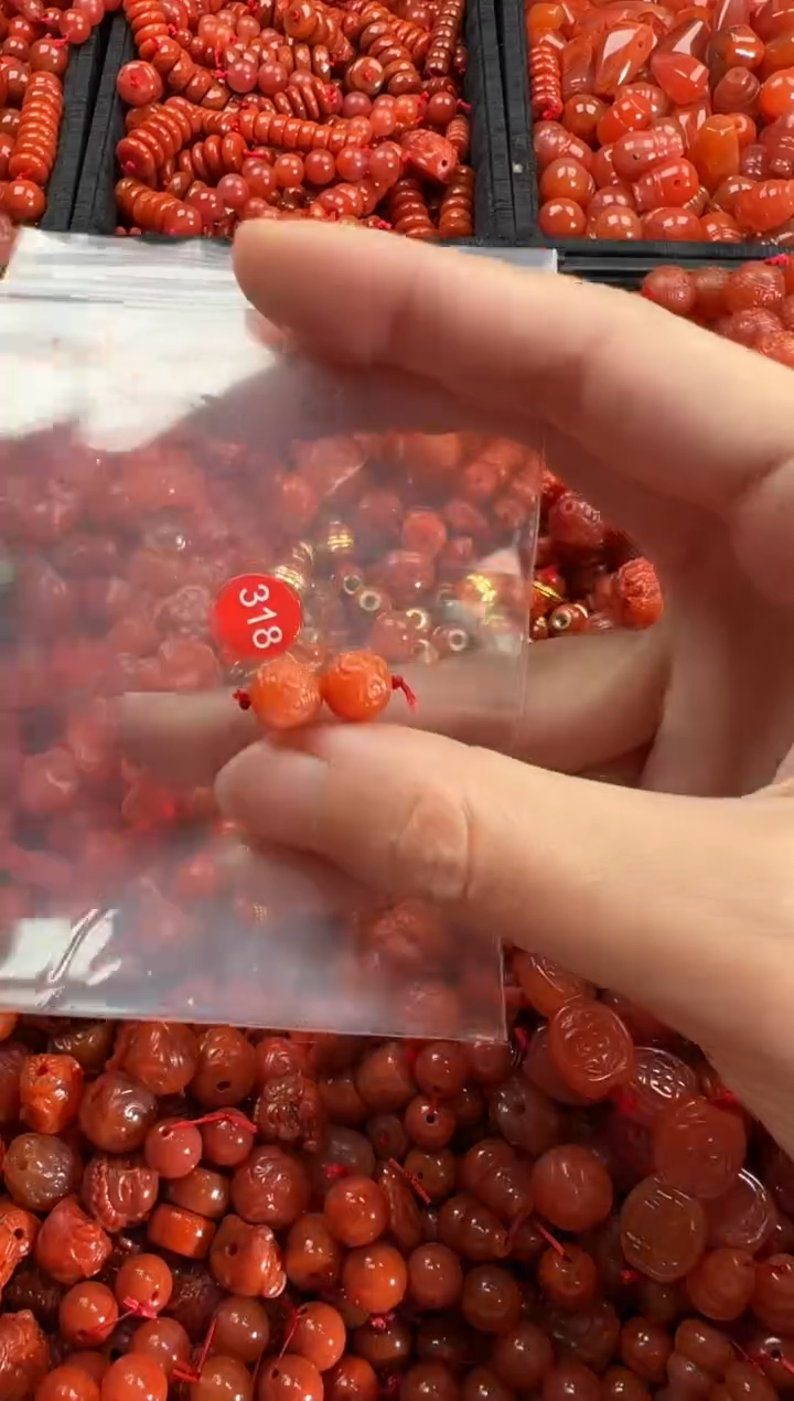 【闪购商品】南红玛瑙颈饰未镶嵌1