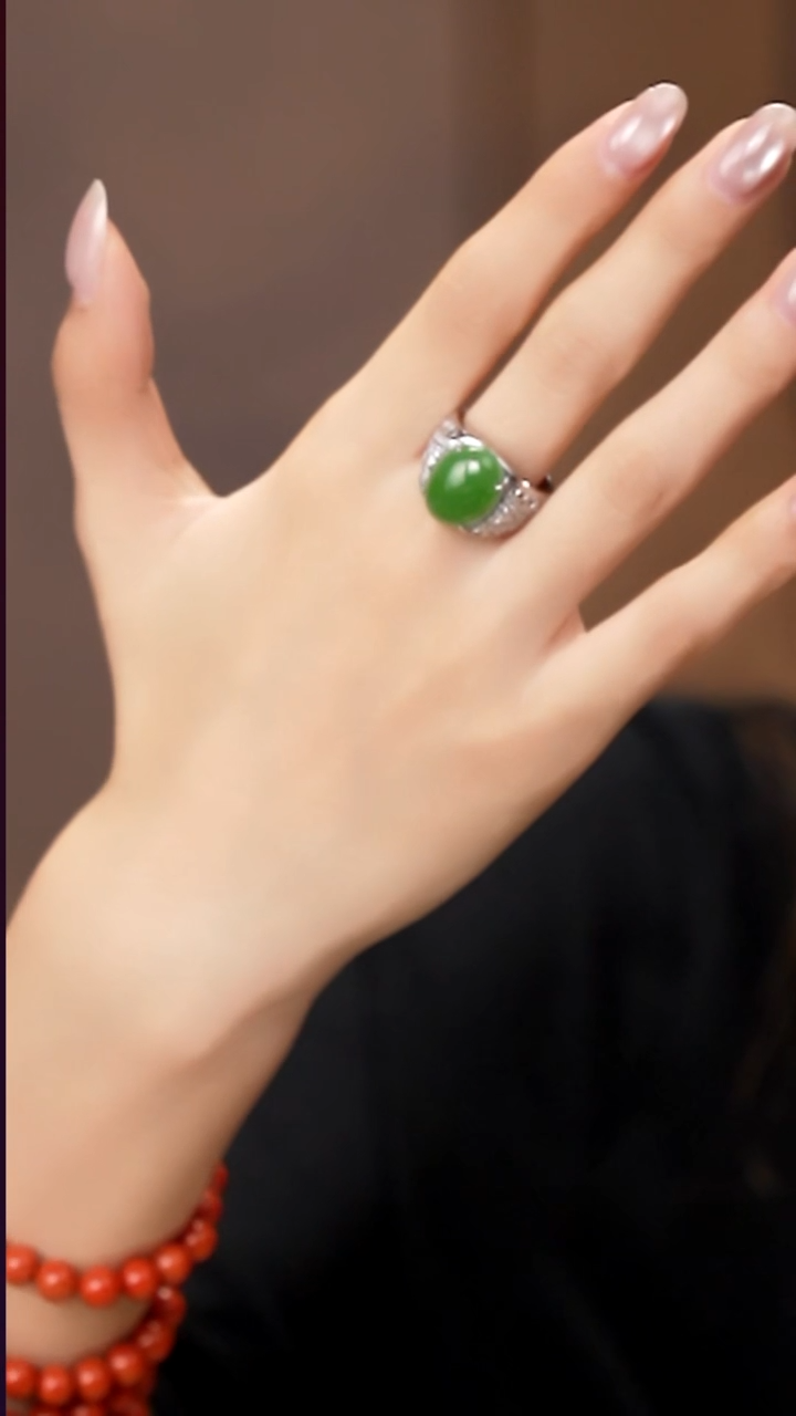 银S925镶嵌戒指和田玉（碧玉）工厂抛货 不退不换 多样性发其1