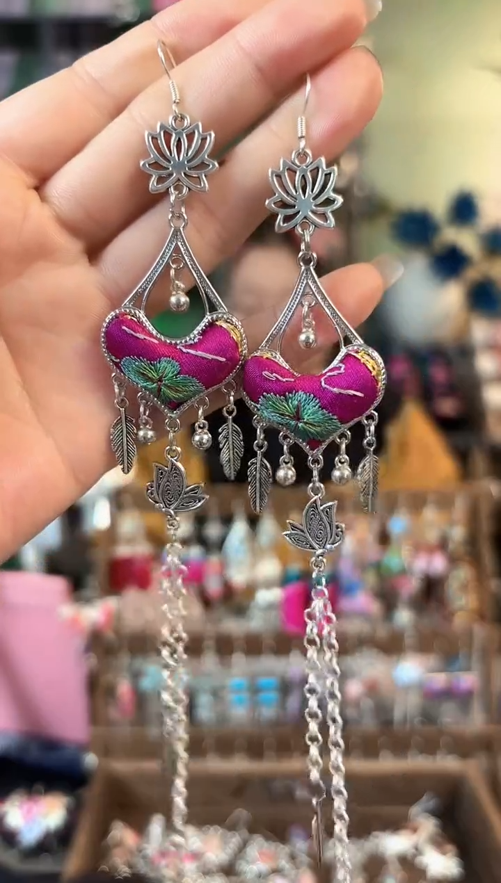 彩云南阁非遗老绣饰品614*