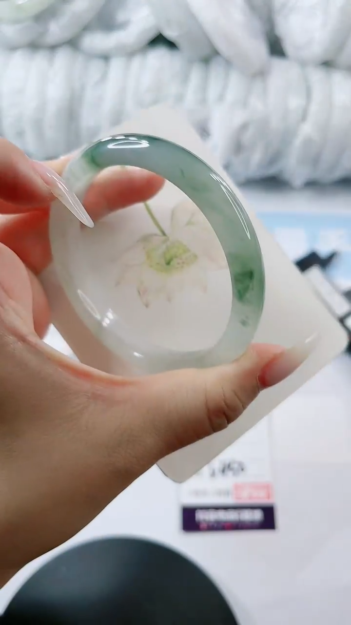 【闪购商品】石英质玉手镯未镶嵌多样性发货V450