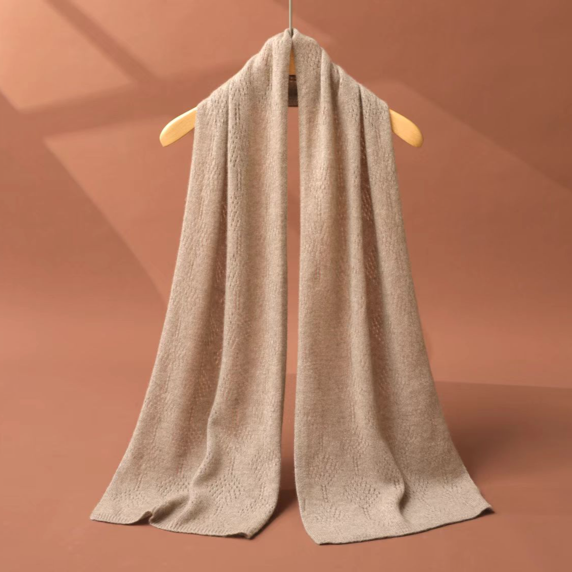 纯色镂空羊绒围巾男女同款