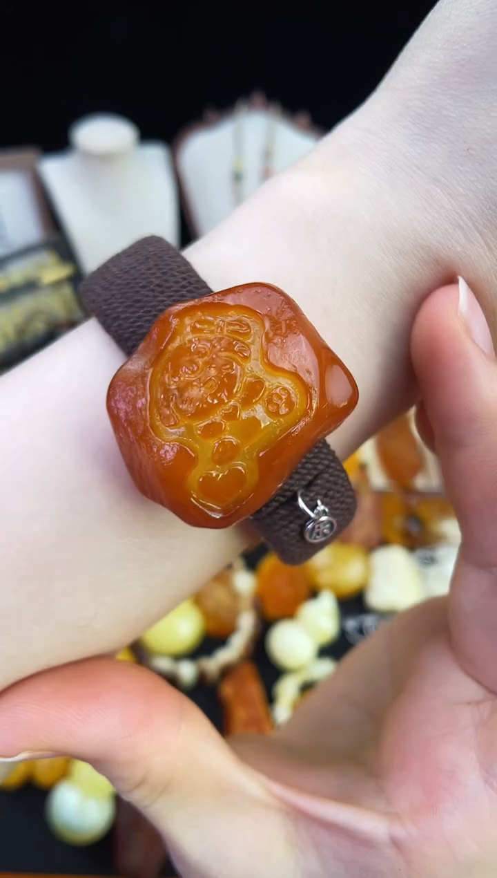 琥珀未镶嵌珠宝奇石柒月