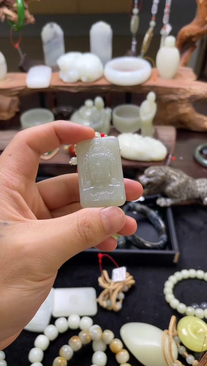 【闪购商品】和田玉吊坠未镶嵌且末青白 观音 900394