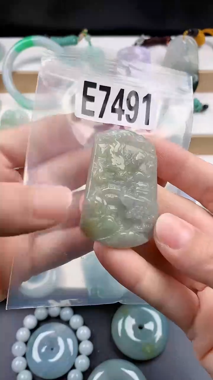 颈饰未镶嵌翡翠天然翡翠吊坠挂件