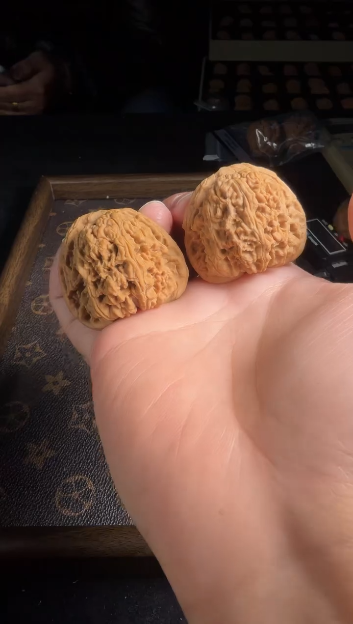 吊坠文玩核桃45尺全品三角疆