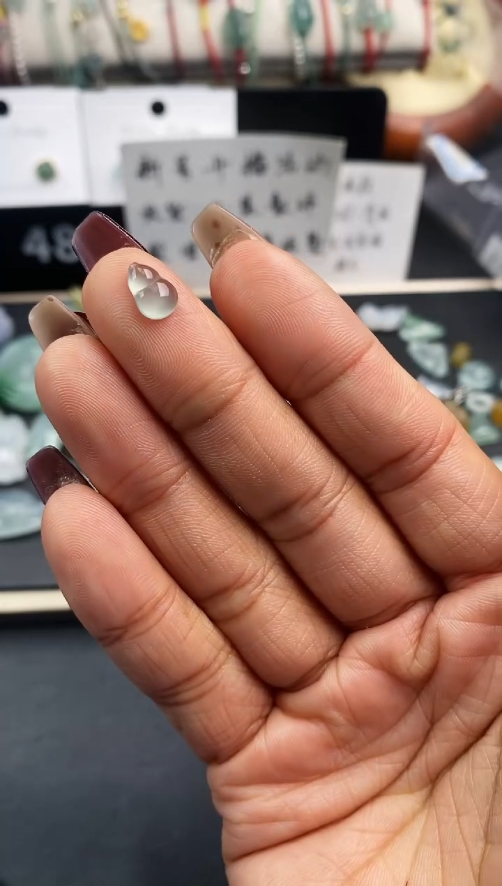 【闪购商品】翡翠裸石59葫芦~默认裸石发货