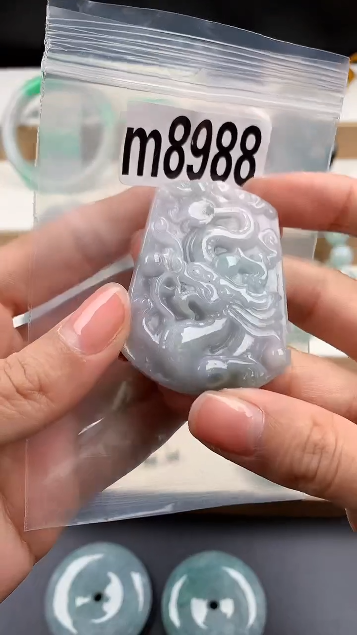 颈饰未镶嵌翡翠天然翡翠吊坠挂件