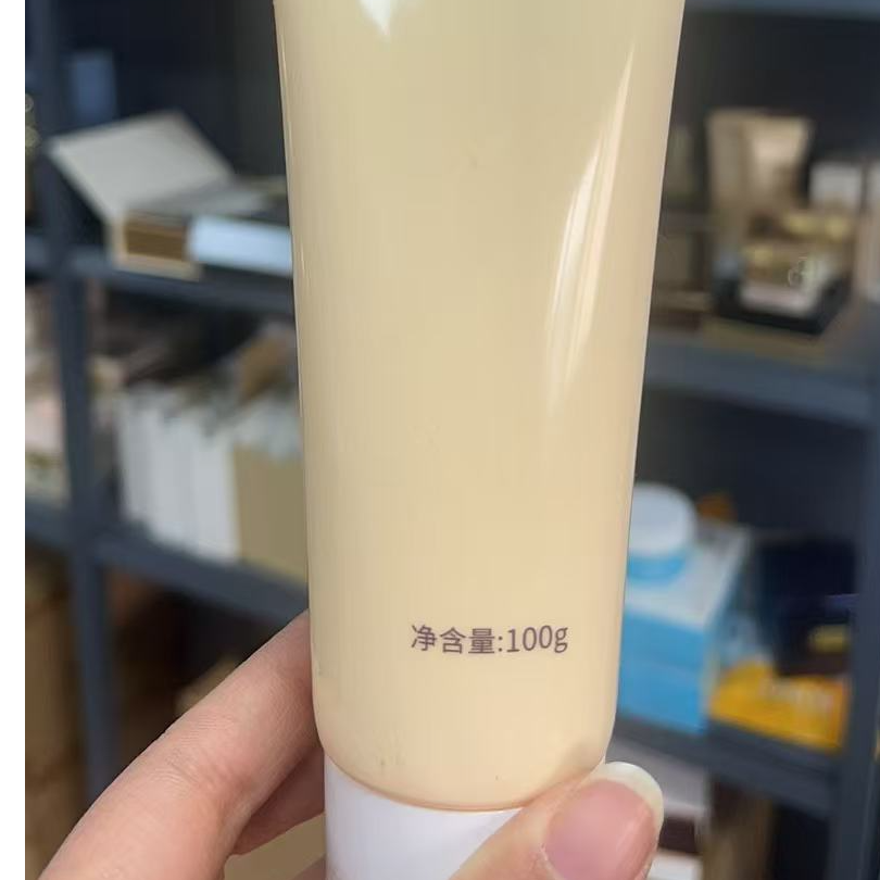 雪耳补水保湿洁面乳裸瓶