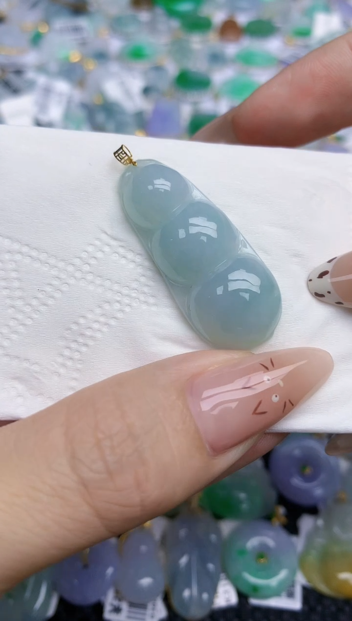 翡翠18K金镶嵌颈饰   天然翡翠A货