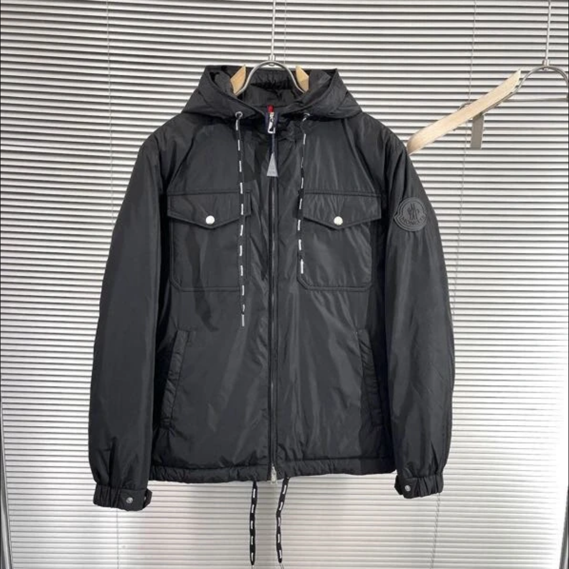 未使用 MONCLER 纯色拉链连帽外套 黑色/1