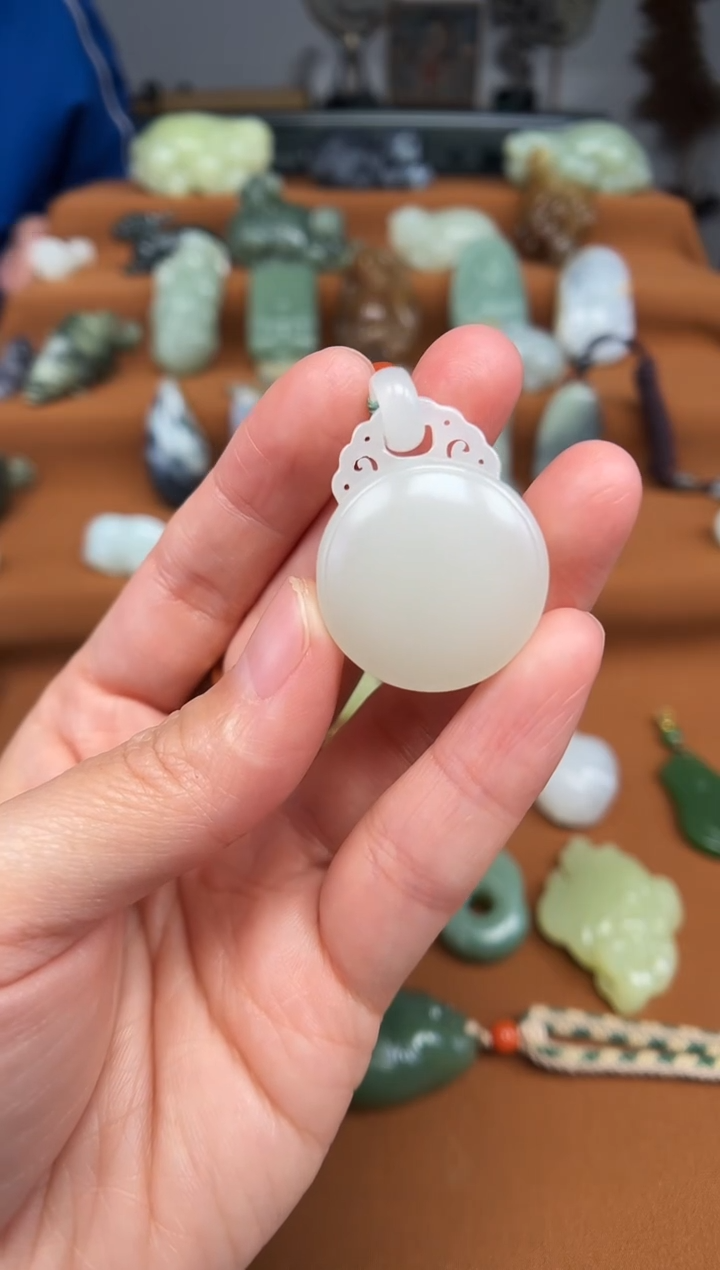 【闪购商品】和田玉颈饰未镶嵌平安牌