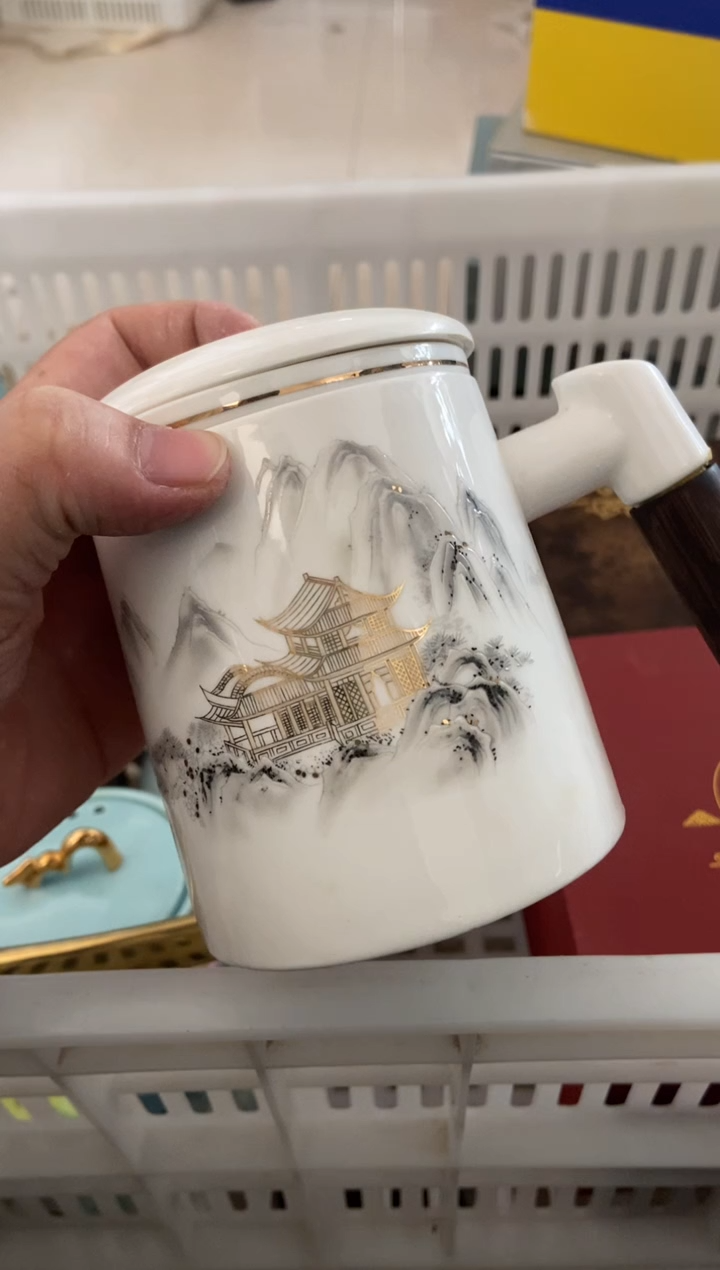 杯子瓷无运费险有瑕疵的摄影的产品有使用过的痕迹有点脏介意勿拍