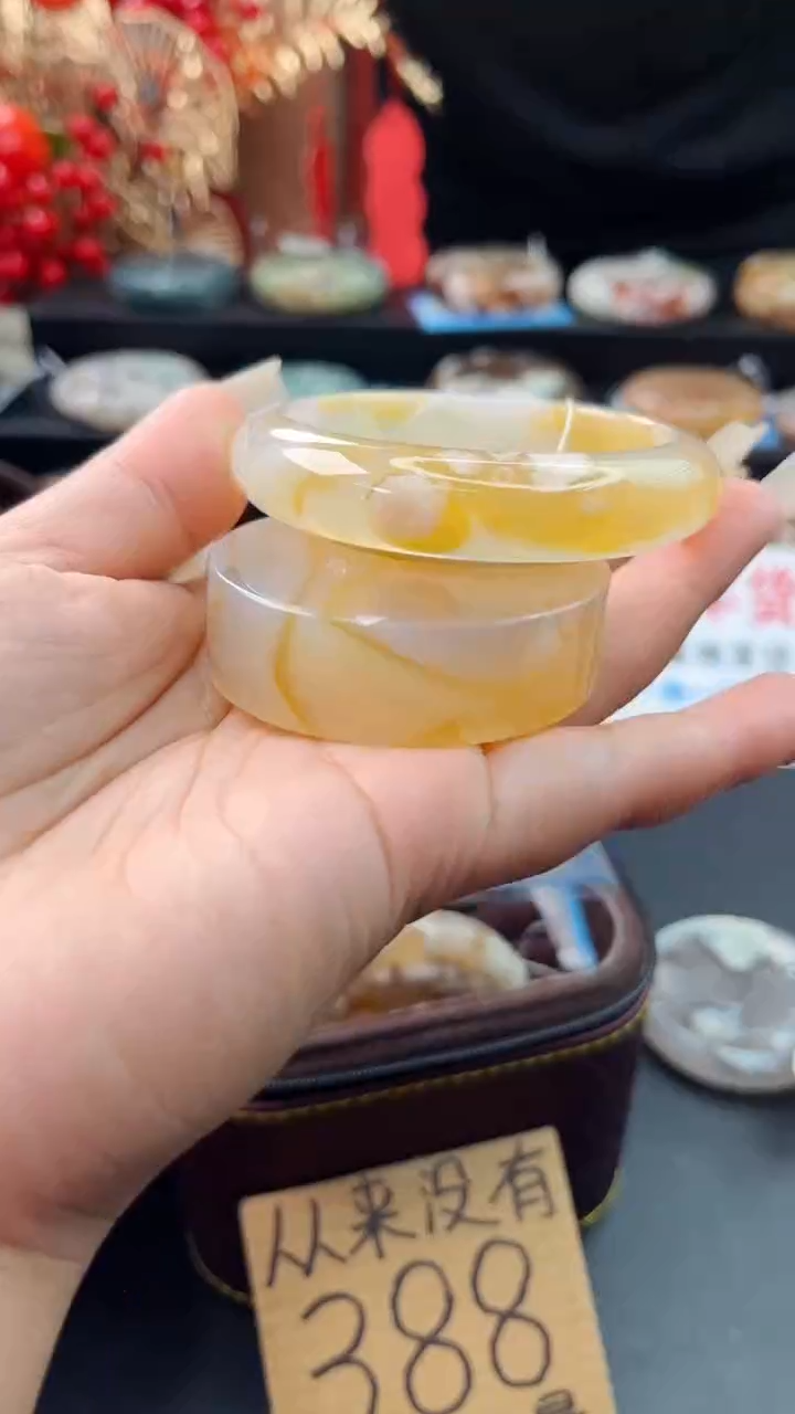 【闪购商品】石英质玉手镯未镶嵌赠送镯心（55圈口）