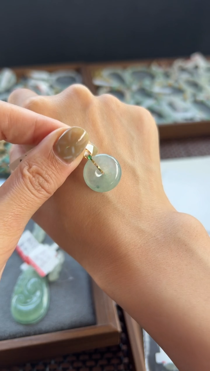 【闪购商品】翡翠吊坠(不含链)未镶嵌704号