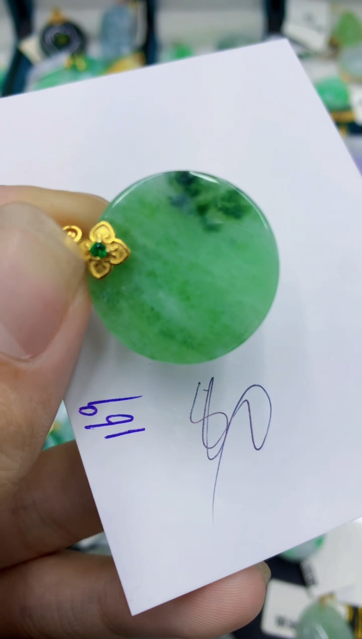 翡翠未镶嵌颈饰1111111111