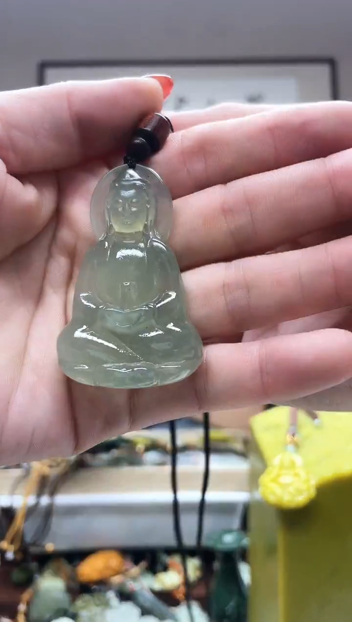 未镶嵌岫玉吊坠··