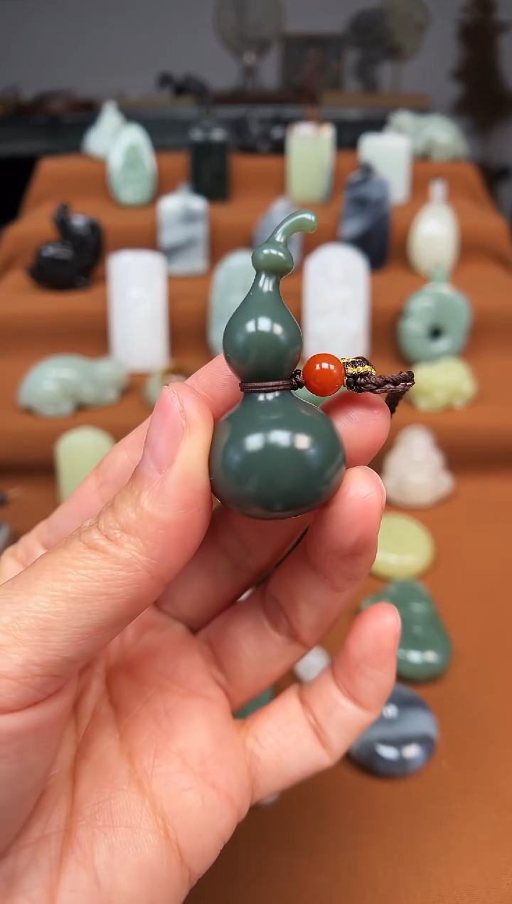 颈饰未镶嵌和田玉葫芦