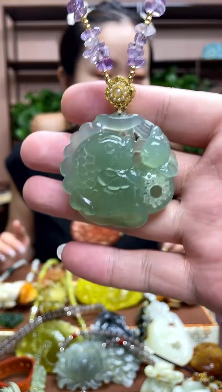 未镶嵌岫玉吊坠·