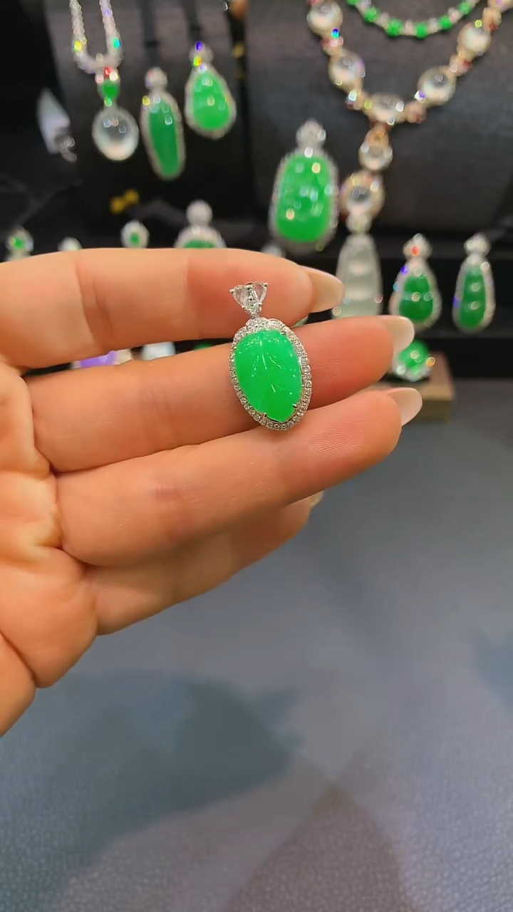 吊坠(不含链)18K金镶嵌翡翠吊坠