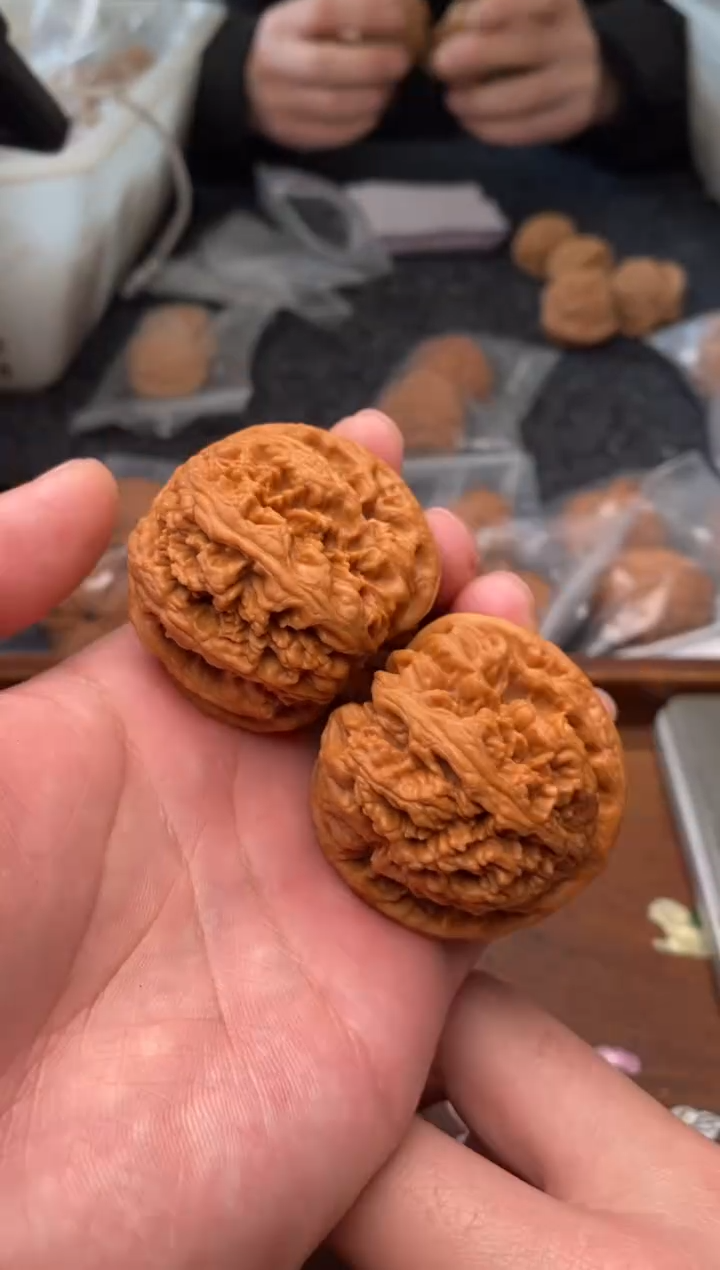 【闪购商品】文玩核桃把件G145号粗筋45尺