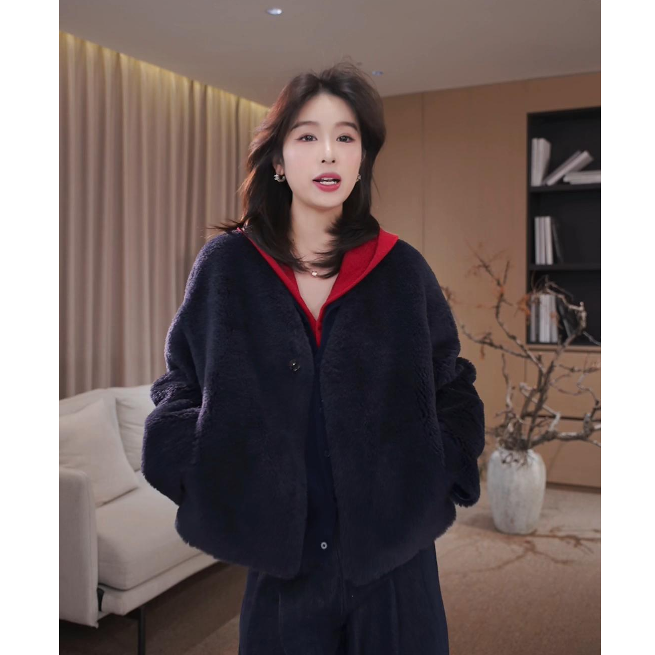 广州琴姐【开普敦】琥珀流光风高级感短款V领羊毛外套女秋冬款29025