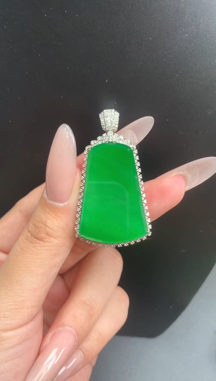 【闪购商品】翡翠18K金镶嵌颈饰无事牌1342