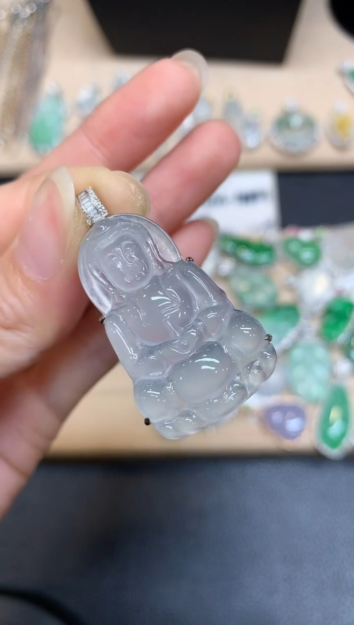 【闪购商品】翡翠颈饰18K金镶嵌观音【无服务费】