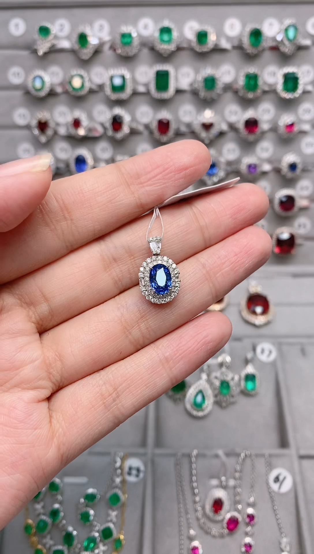 【闪购商品】蓝宝石18K金吊坠18K金镶嵌·