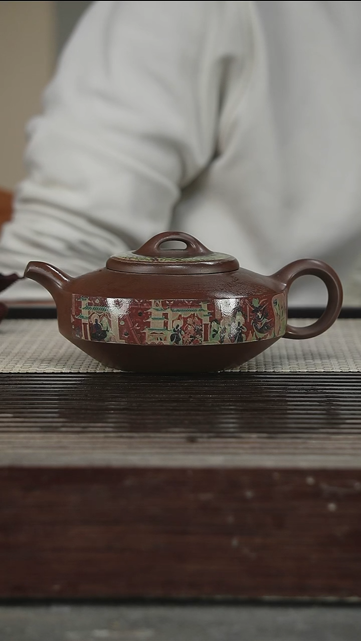 茶壶紫砂正高王岳龄，带证300CC139号