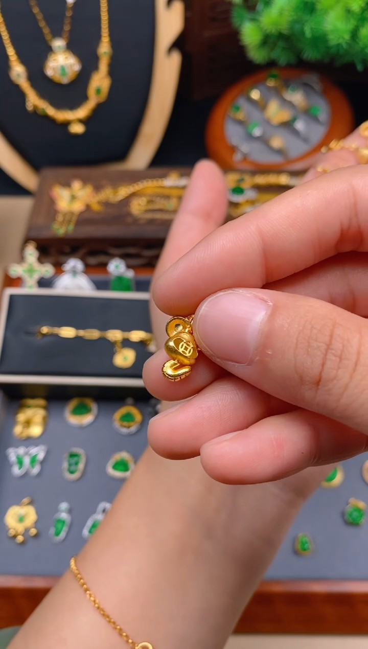 【闪购商品】翡翠银S925镶嵌吊坠(不含链)小蛇