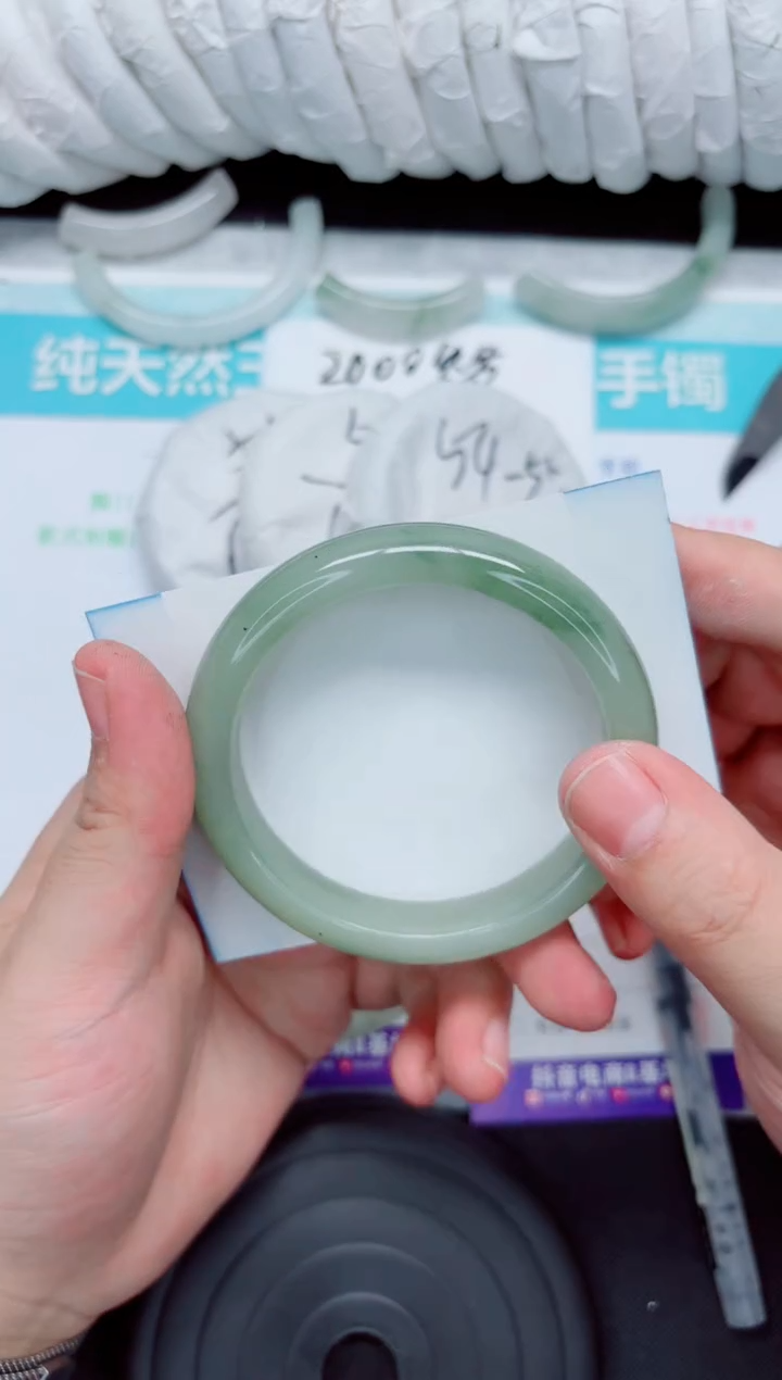 石英质玉手镯未镶嵌54-60
