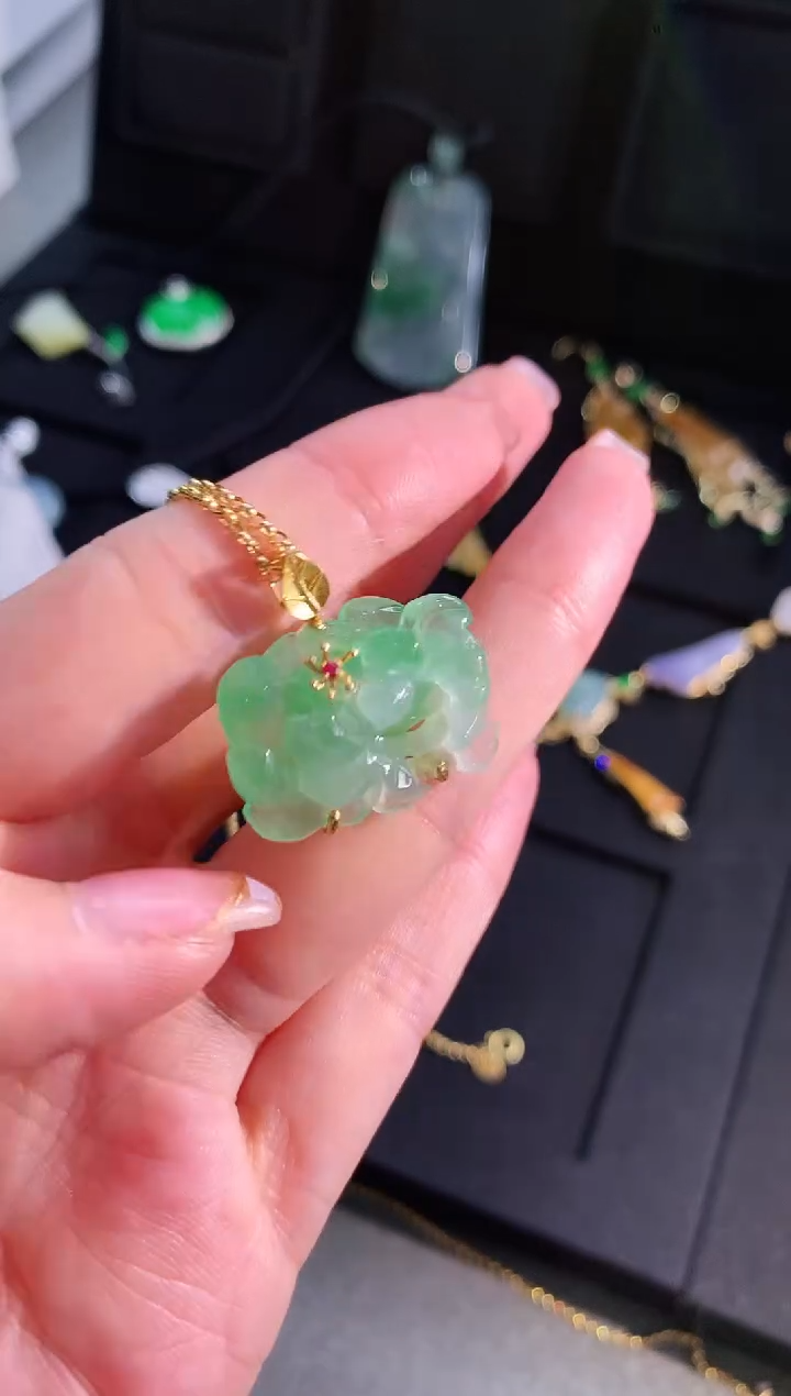 【闪购商品】翡翠吊坠(不含链)18K金镶嵌吊坠