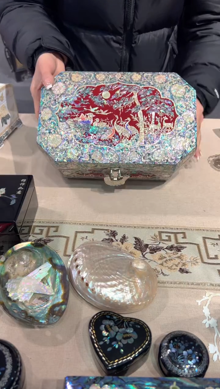 【闪购商品】紫底绒布底·弘贝雅螺钿漆器文化馆