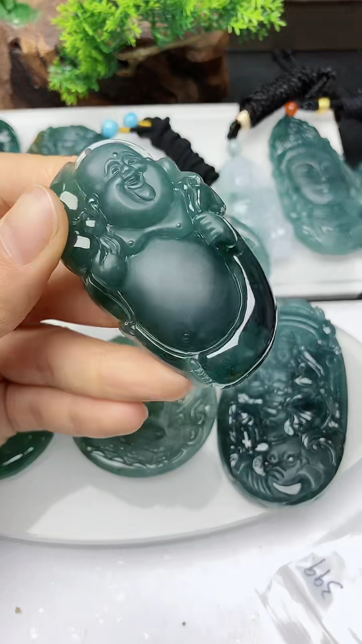 【闪购商品】翡翠颈饰未镶嵌