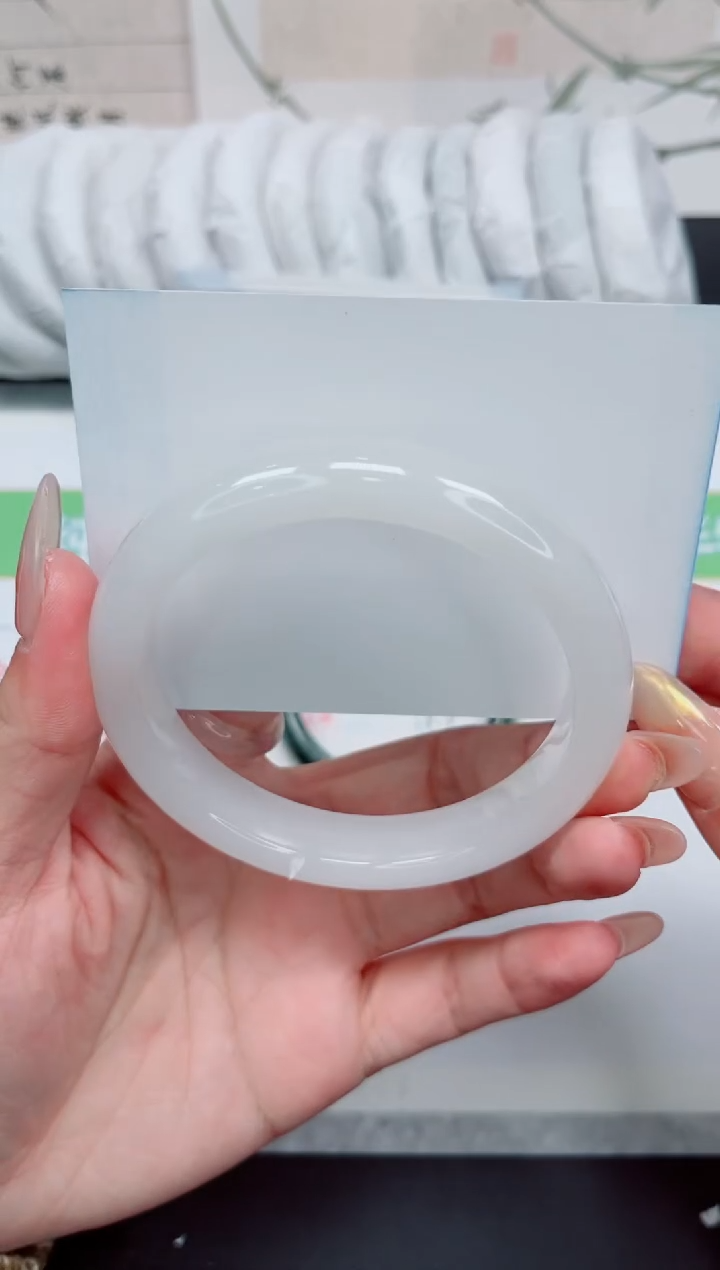 【闪购商品】石英质玉手镯未镶嵌180-63.8