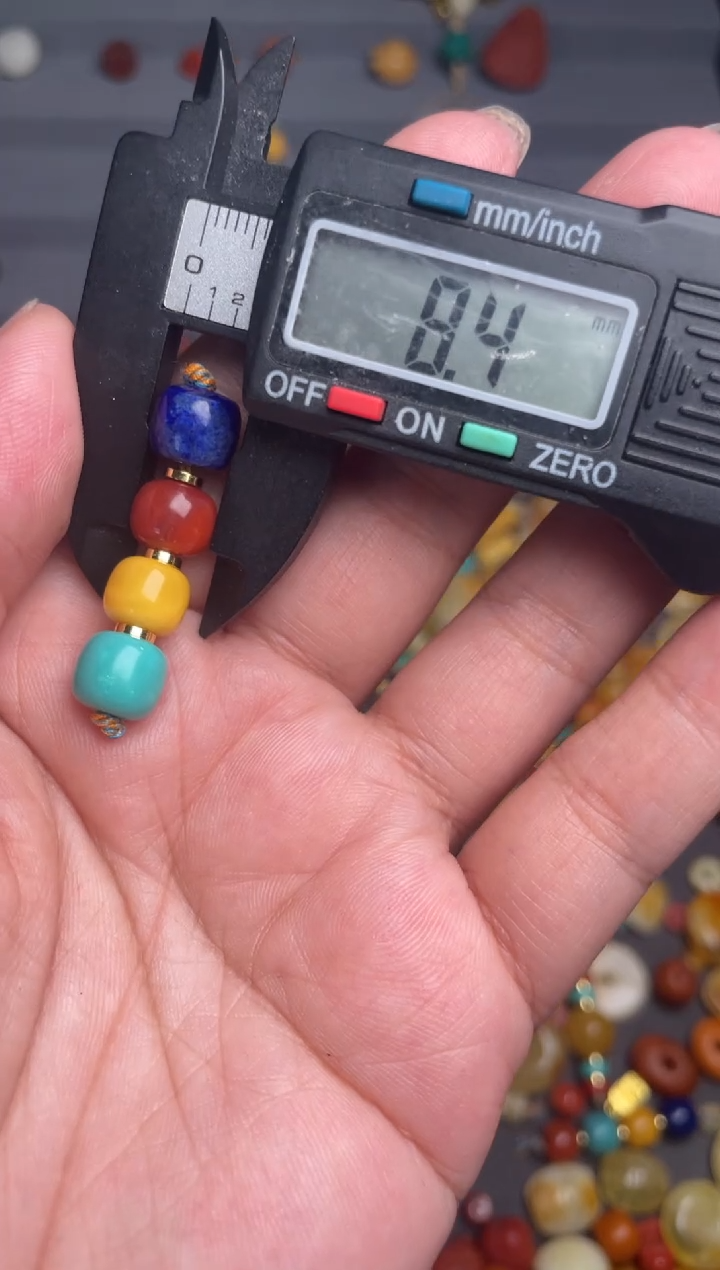 未镶嵌蜜蜡裸石多样性发其一，8mm四彩灯