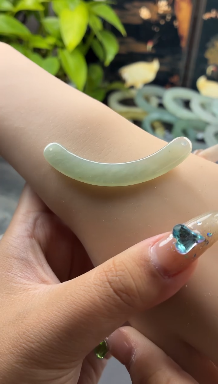 翡翠未镶嵌颈饰17号玉璜