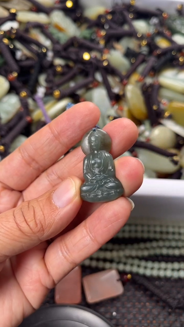 【闪购商品】和田玉颈饰未镶嵌多样性发货没有证书拍一发一有瑕