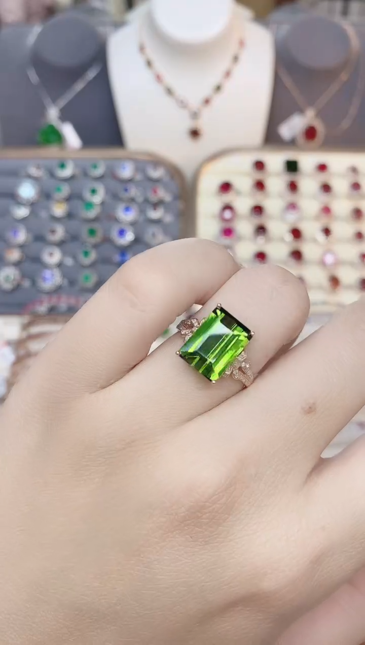 18K金镶嵌碧玺戒指碧玺5.8CT