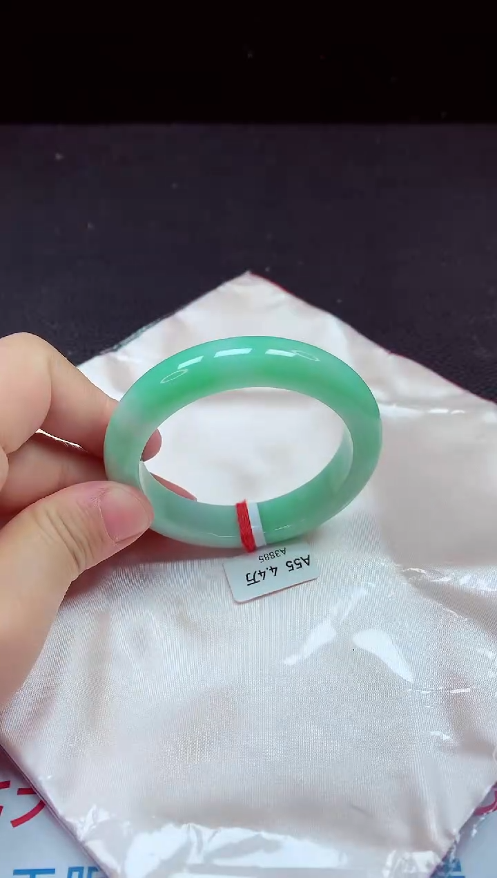 【闪购商品】翡翠手镯未镶嵌镯子54+