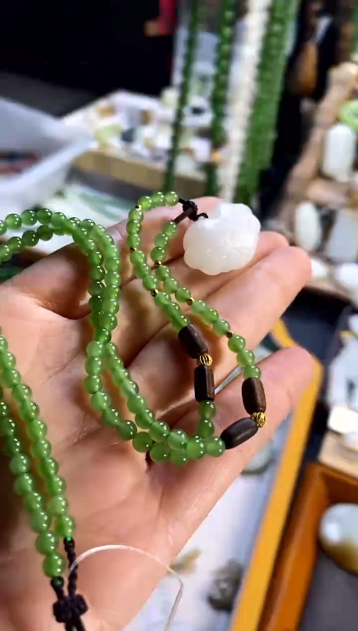 【闪购商品】和田玉吊坠未镶嵌。