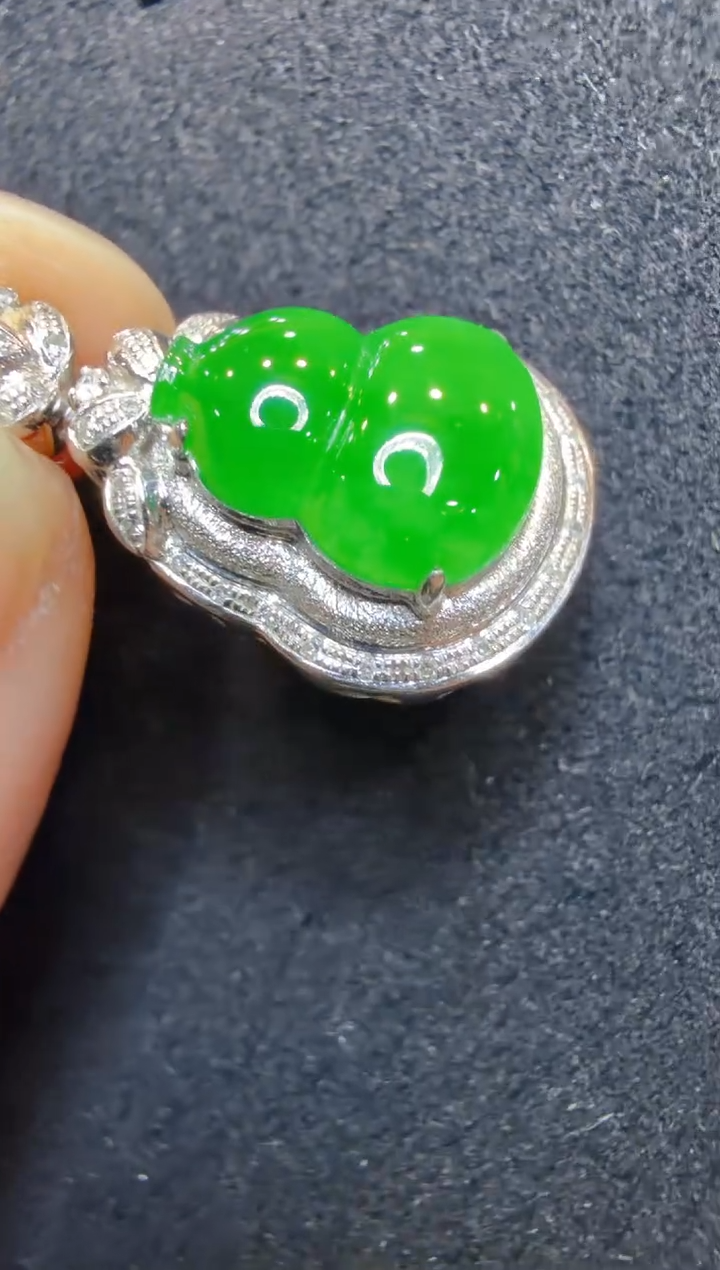 吊坠(不含链)18K金镶嵌翡翠多样性团购发一件